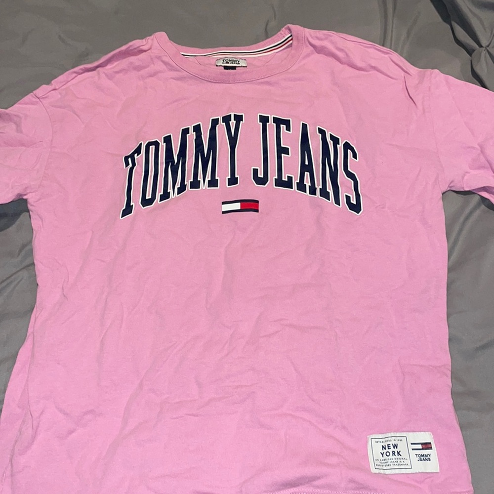 Pink Tommy Hilfiger t shirt